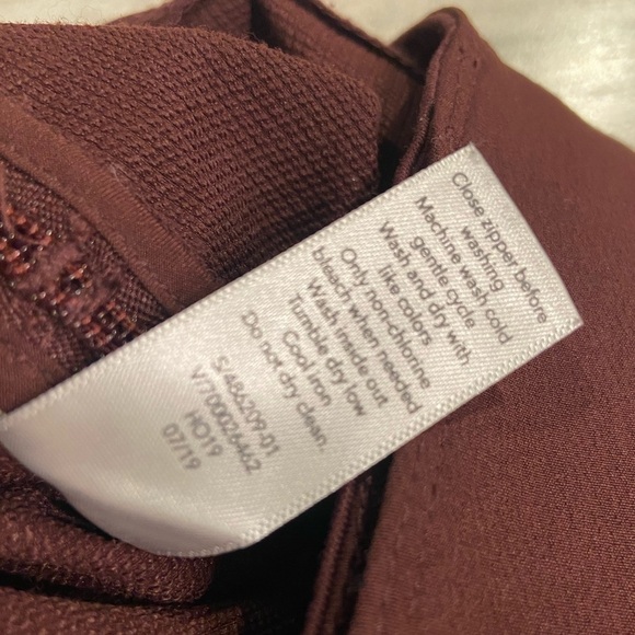 Athleta Burgundy Wander Slim Ankle Pant 6T - Picture 13 of 13